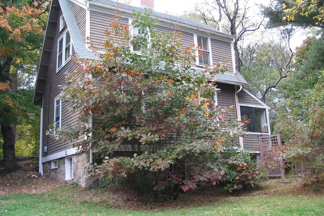 100 Goddard Ave – photo 1