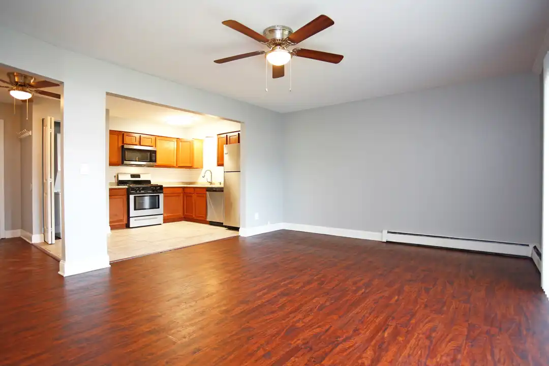 Apartment in Cary - View 4