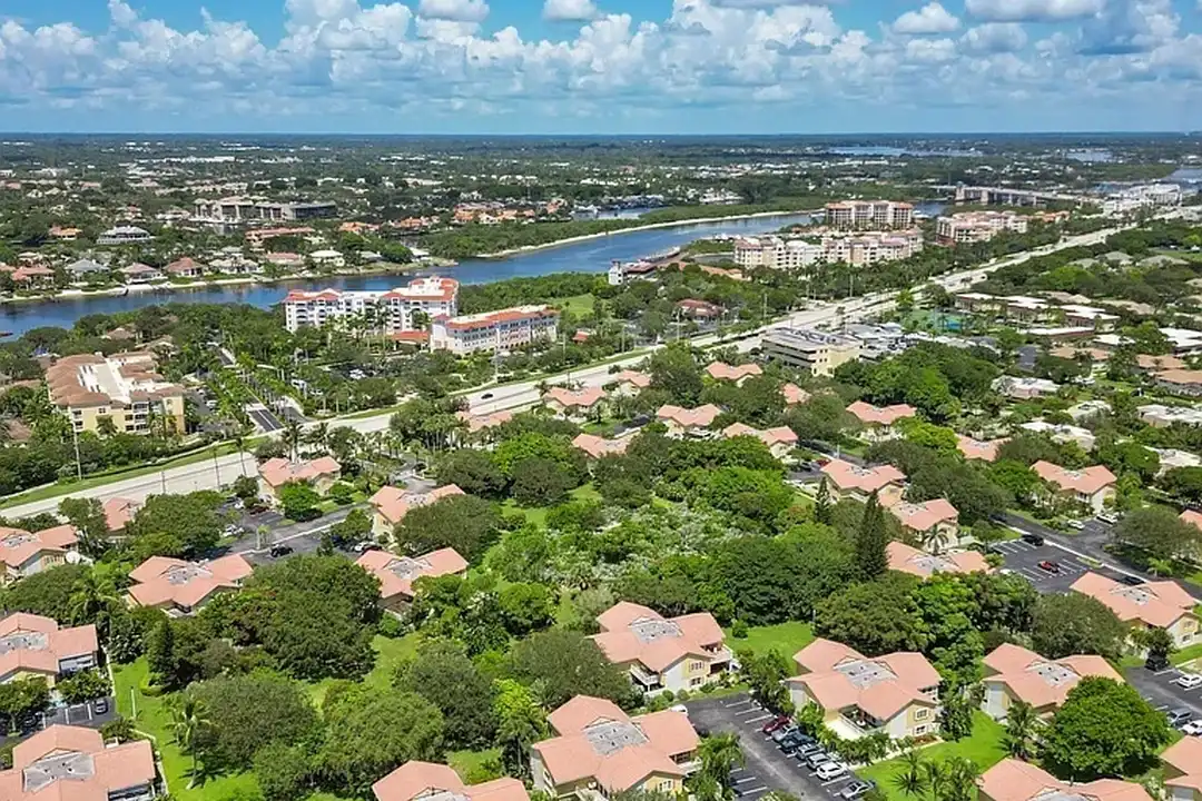 Apartment in Jupiter - View 6