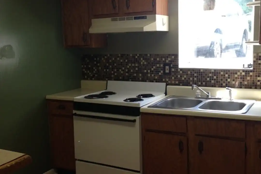 78 E State St unit C – photo 1 of 8