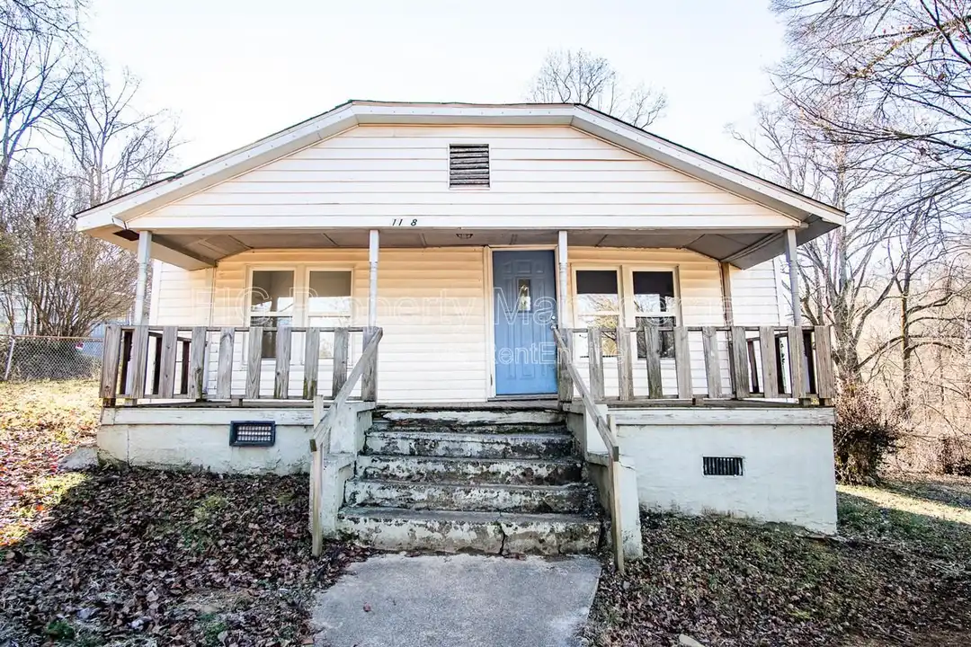 1138 Valley Dr SW - View 3