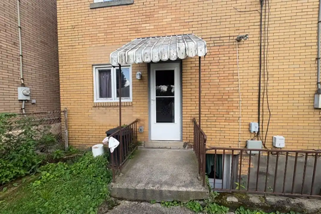 703 Brookline Blvd unit 1 – photo 1