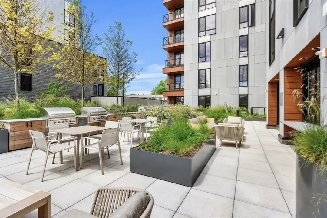 1515 Commonwealth Ave unit 605 - View 5