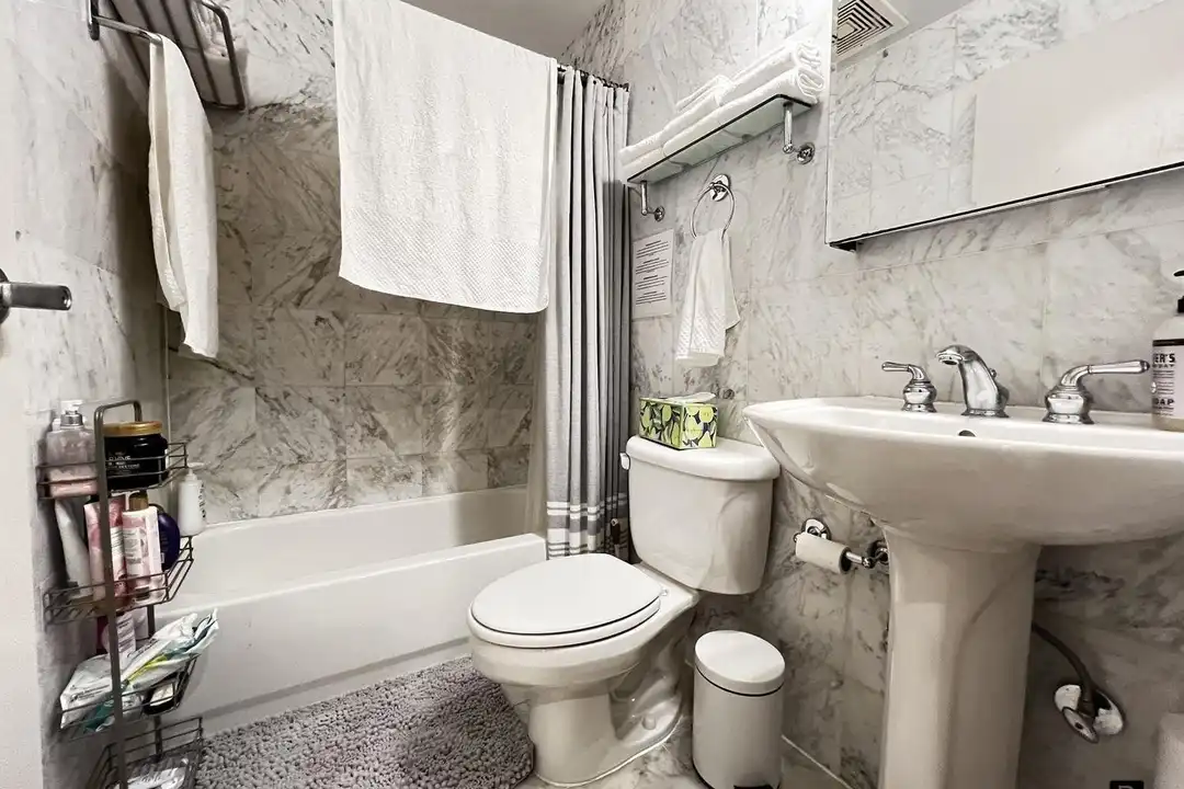 225 E 58th St #2-B – pohled 2