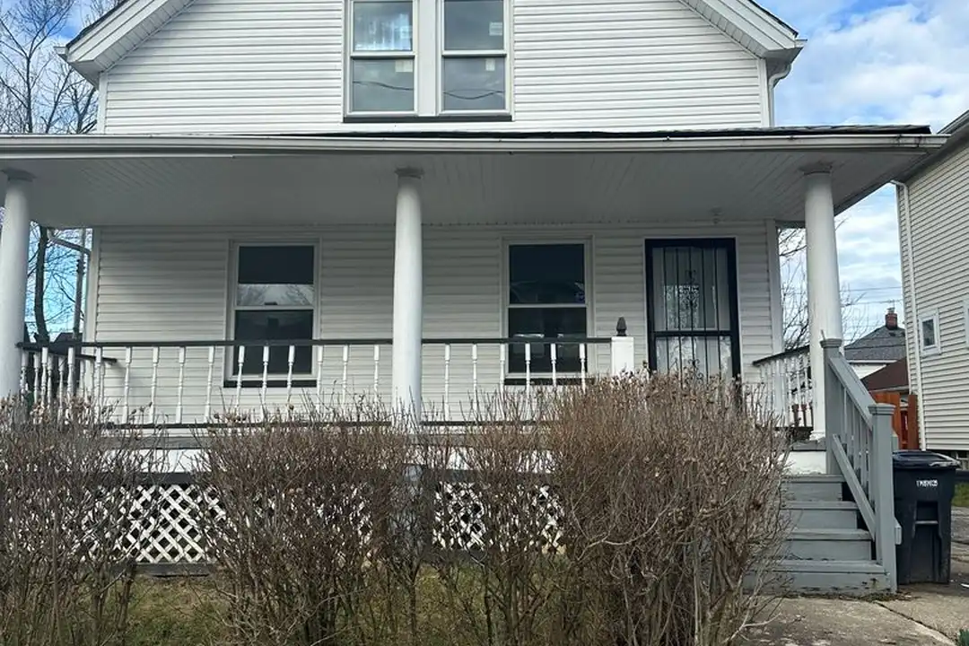 3618 E 143rd St – photo 1