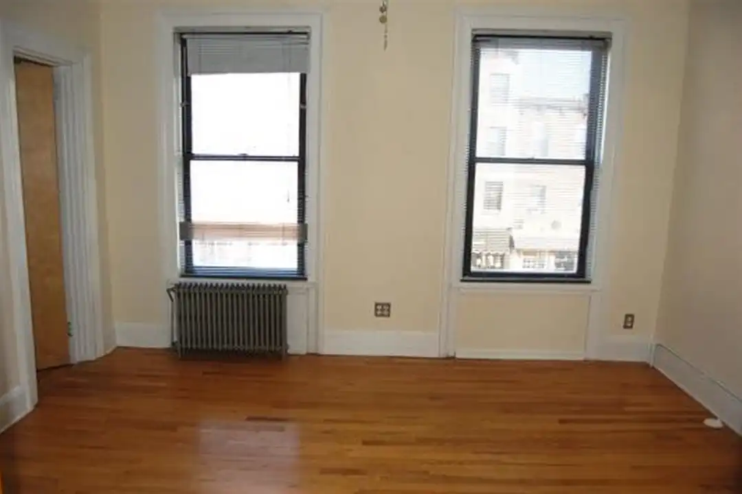 504 Washington St unit 2 - View 3