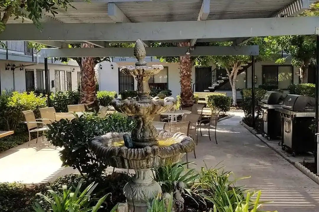 Helix Vista Senior Apartments – photo 1 of 8