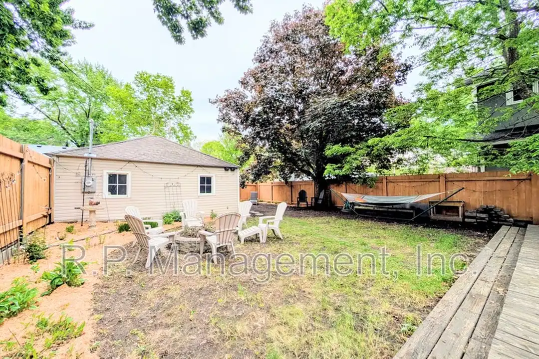 4537 S 31st Ave - View 3