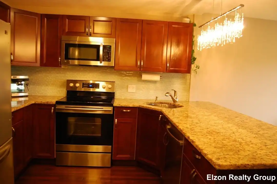 276 Chestnut Hill Ave – pohled 3