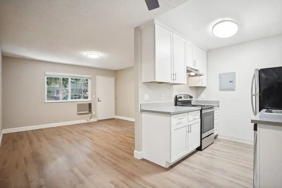 Lincoln Glen - View 3