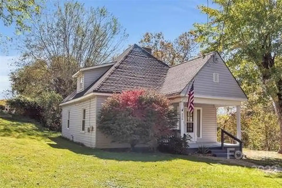 206 Star Ridge Rd – photo 1 of 6