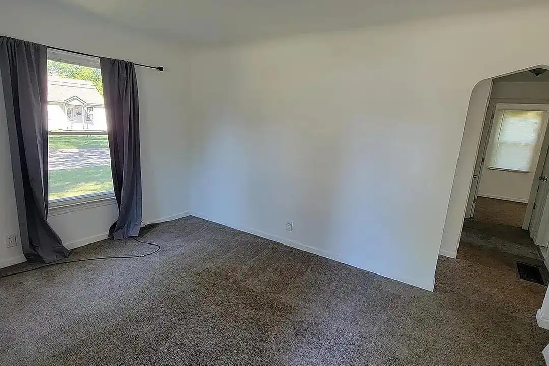 House in Dearborn Heights, Wayne - More