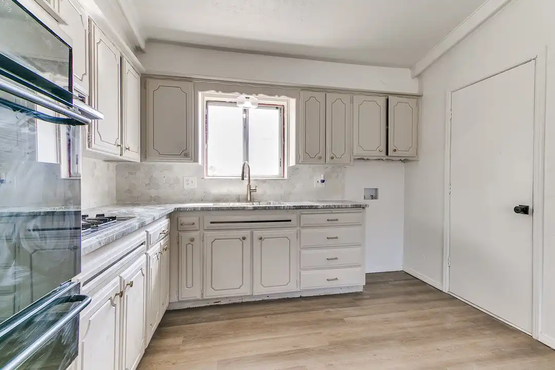 1132 NW 102nd St - View 5