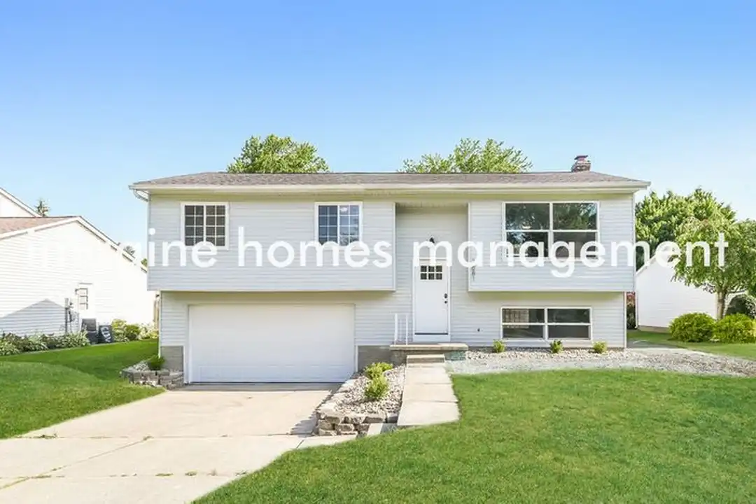 7881 Driftwood Dr – photo 1 of 18
