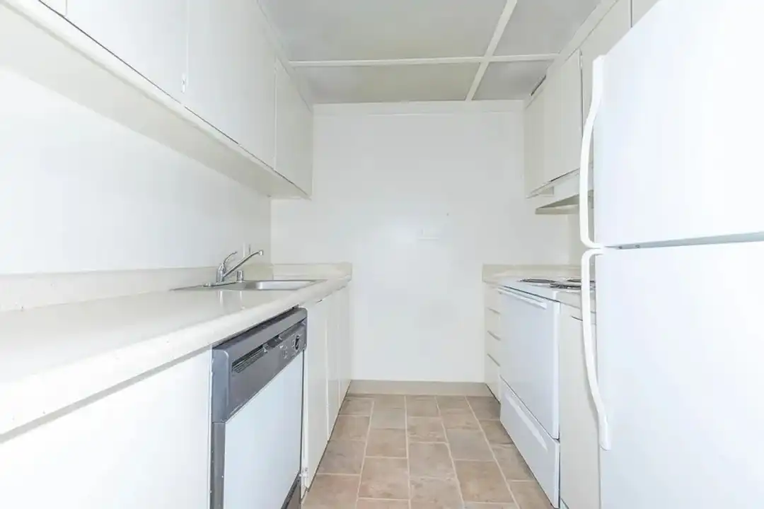 Apartment in Merced - More