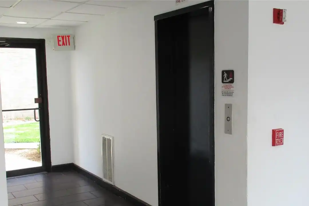3025 Walnut Bend Ln unit 21 - View 3