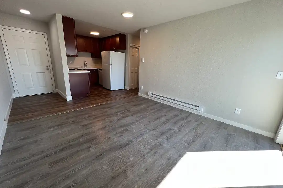 Dixon Landing Apartments - View 5