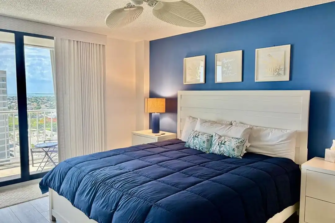 320 Seaview Ct unit # 1710 - More