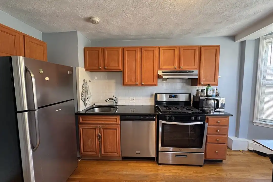 128 Bunker Hill St unit 2 - View 4