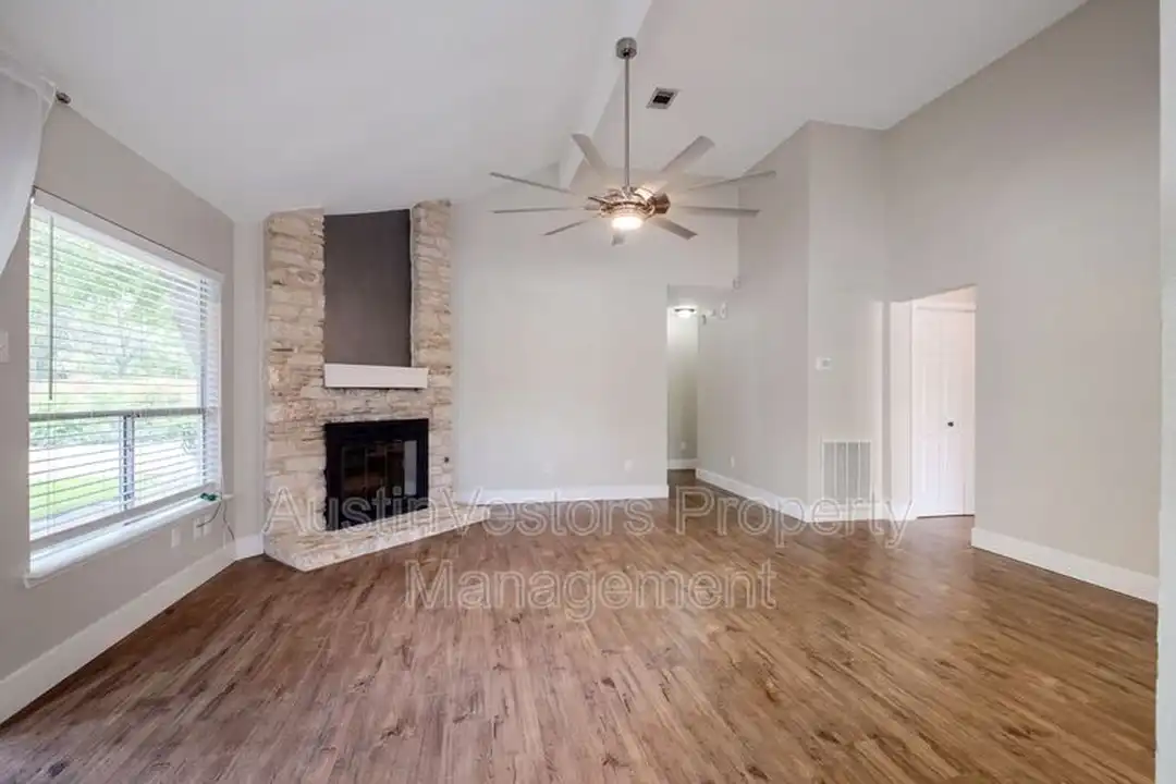House in Austin - View 4