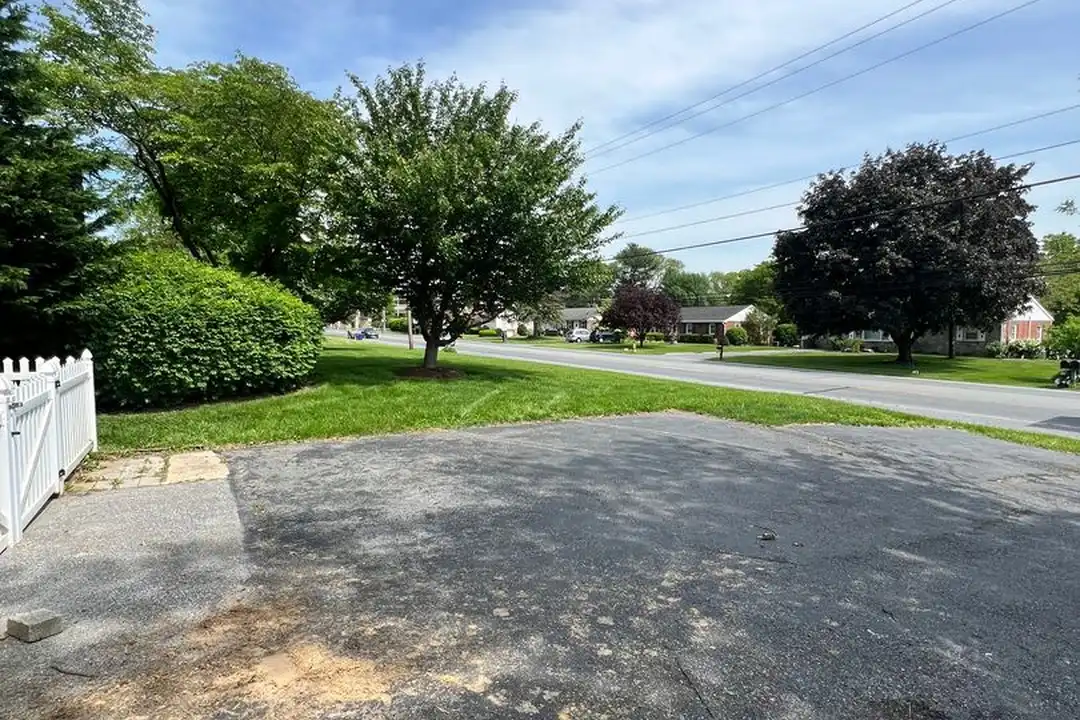 2399 New Holland Pike - View 6