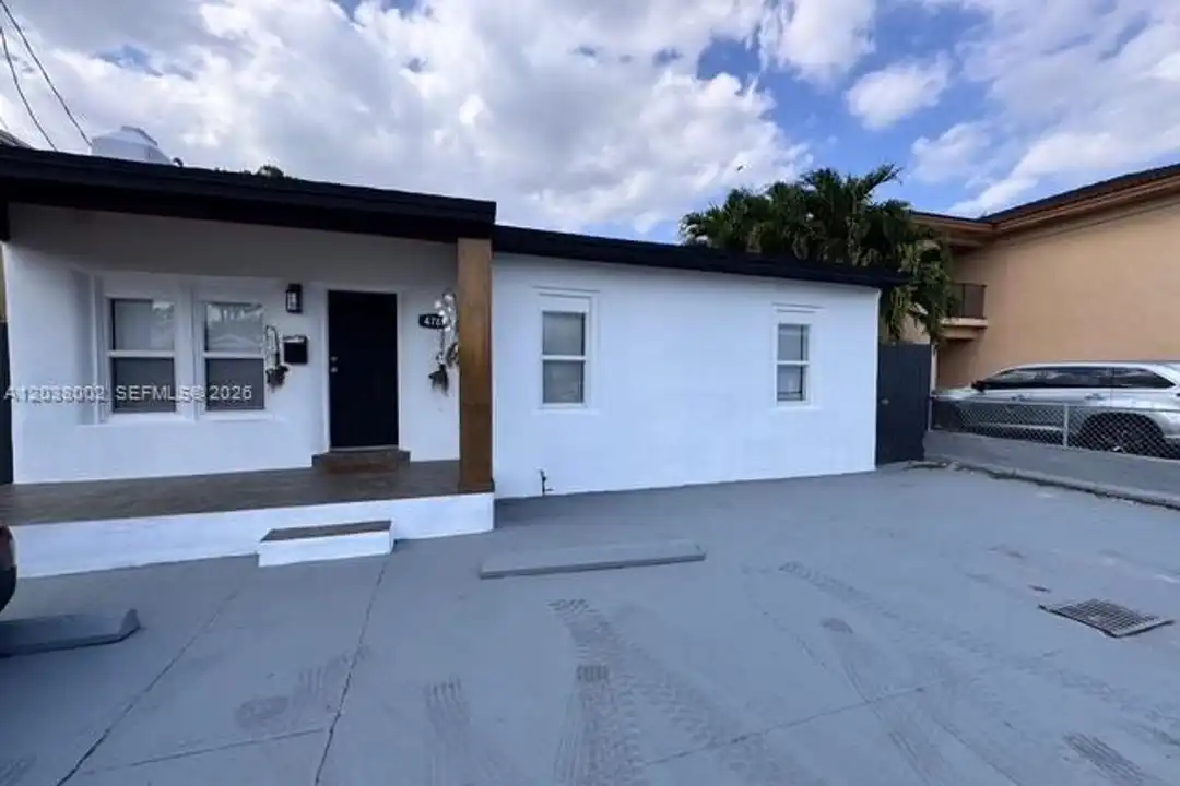 4783 NW Flagler Terrace - View 6