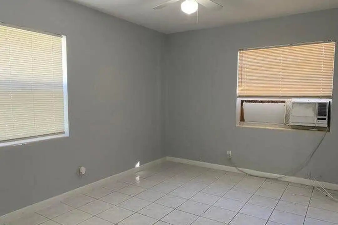 520 52nd St – photo 1