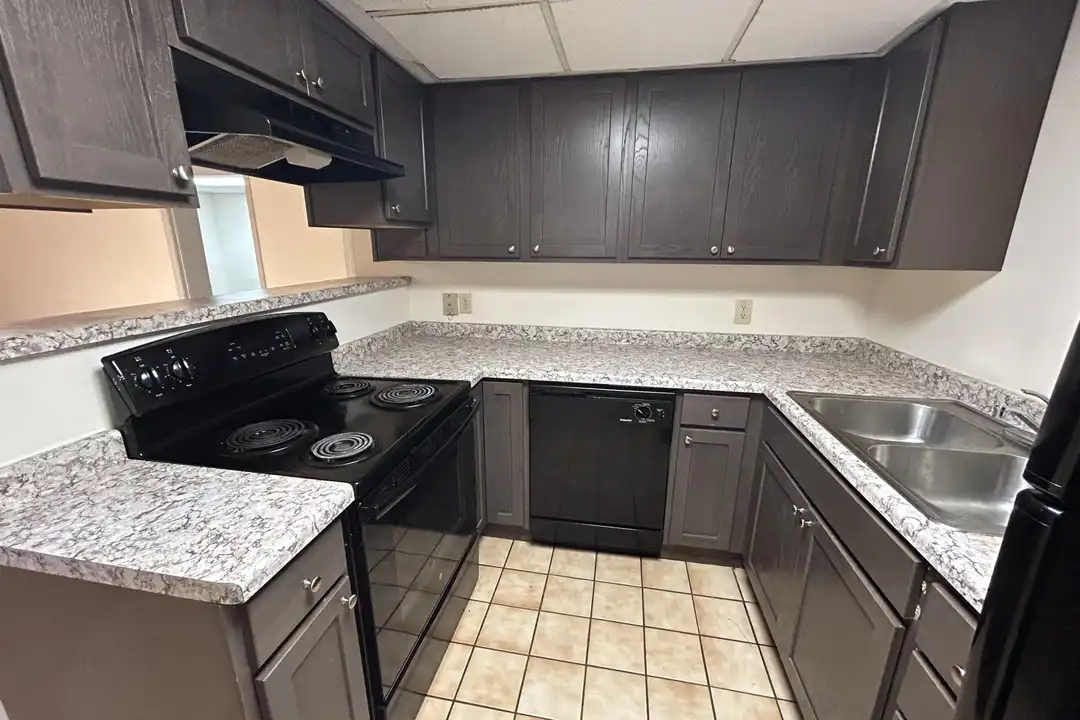 115 E Gorham St unit 4 - View 3