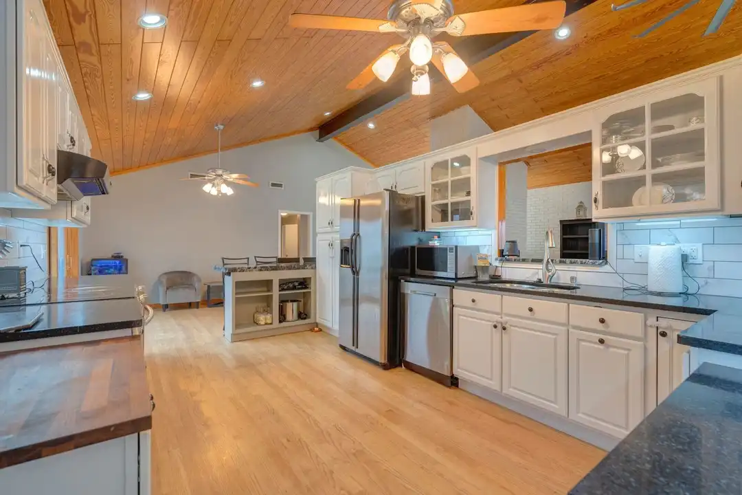 202 Fincastle Dr – photo 1