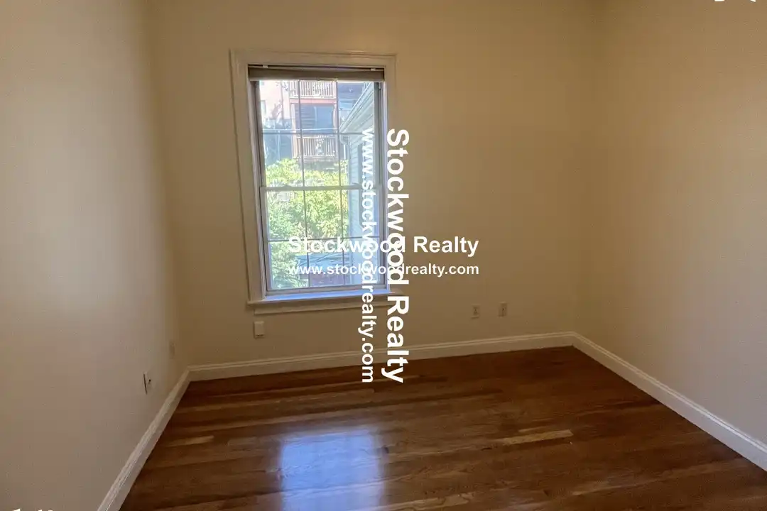 Apartment in Boston - More