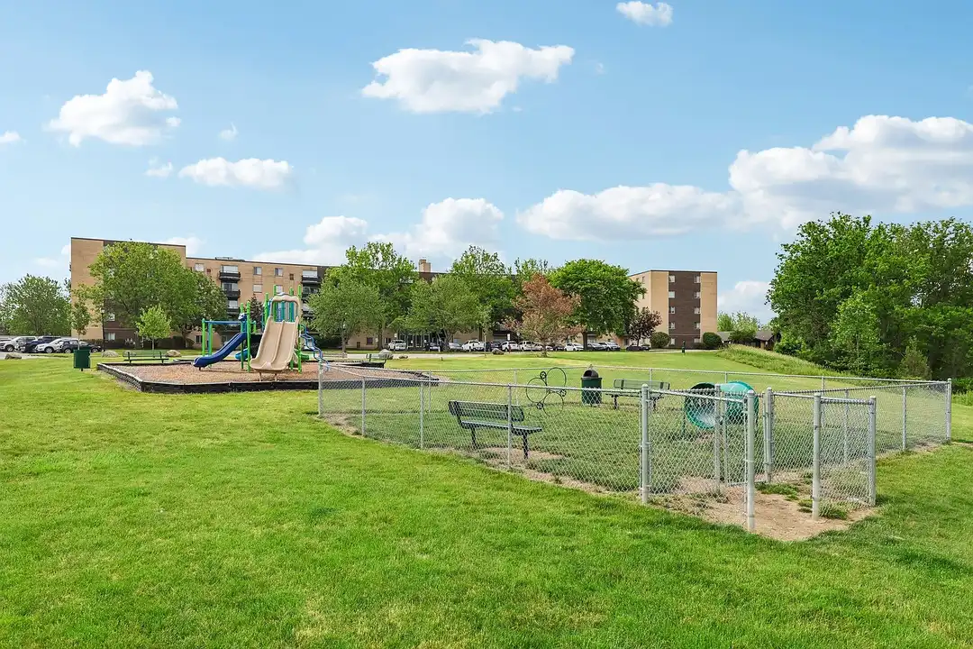 Columbus Park Apartments – photo 1 of 35