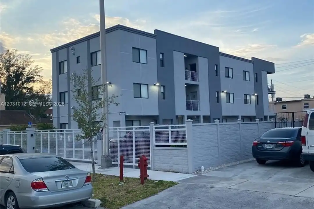 423 E 27th St #302 - View 2