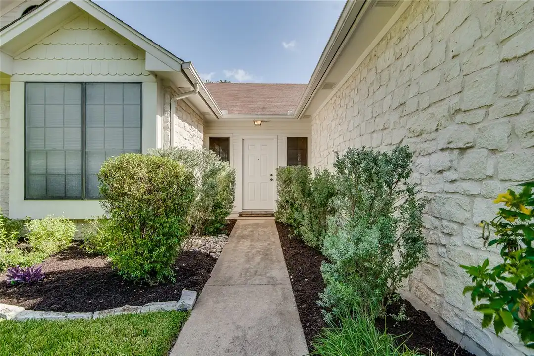 7414 Whistlestop Dr - View 5