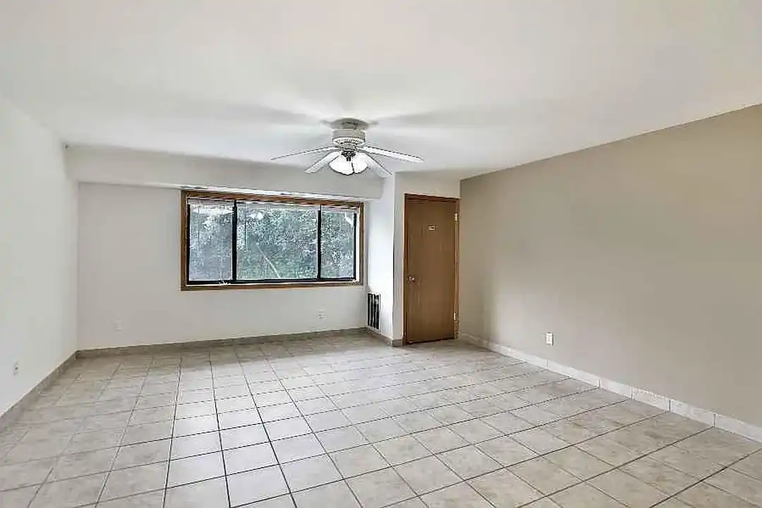 1410 Rollins Ave SE – pohled 4