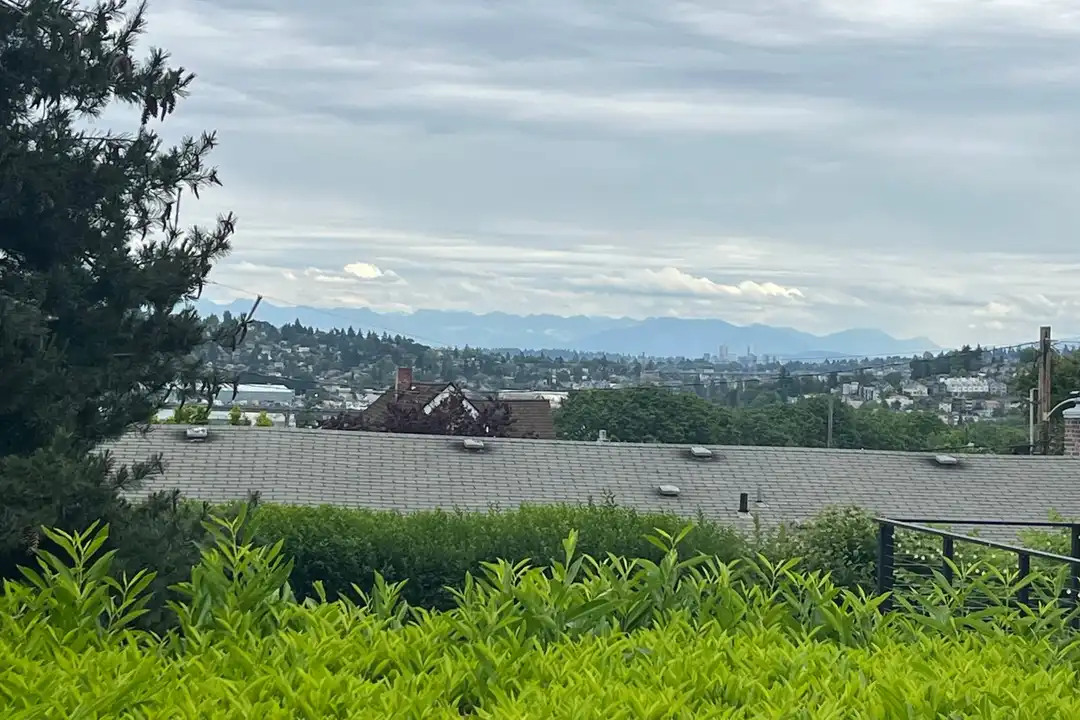 4406 29th Ave W - View 3