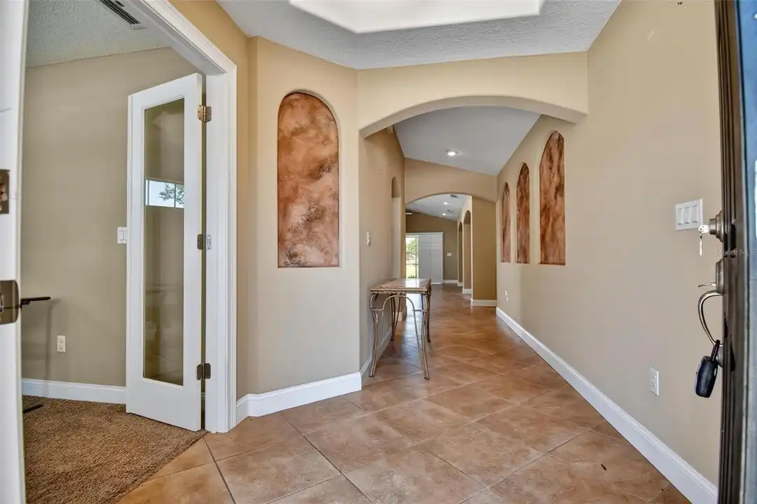 108 Golfview Ct - View 4