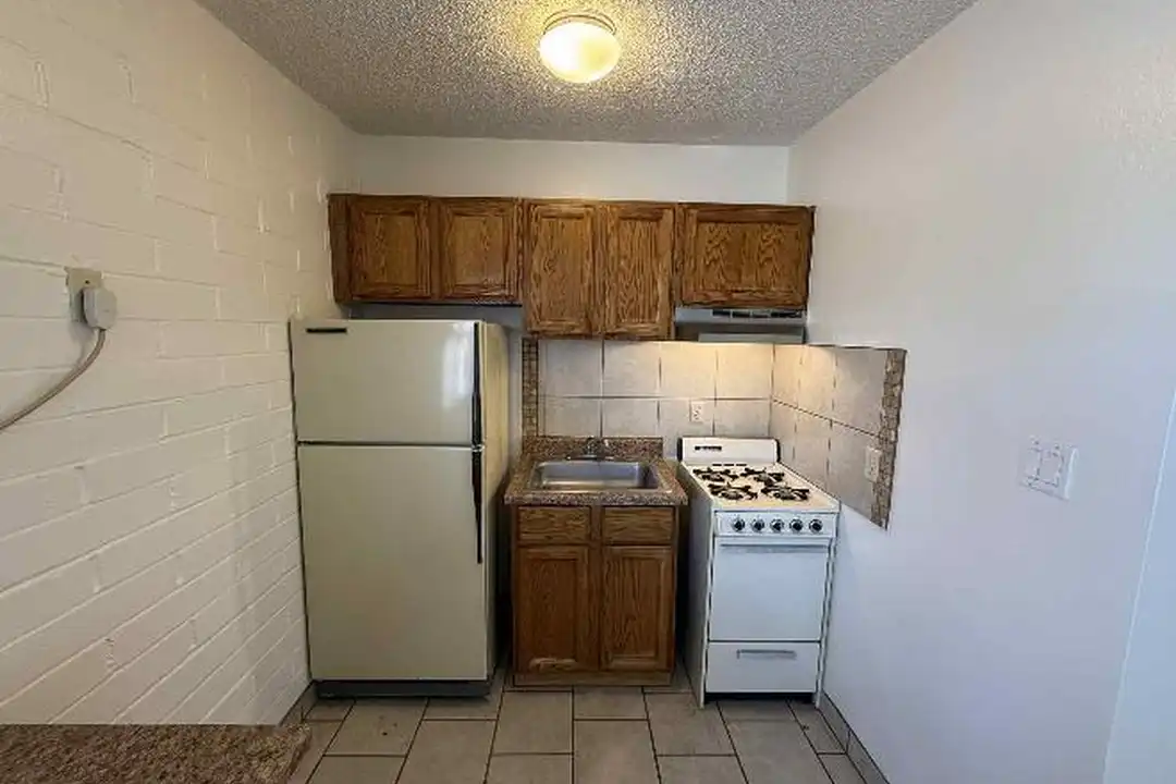 5433 E 30th St - View 5