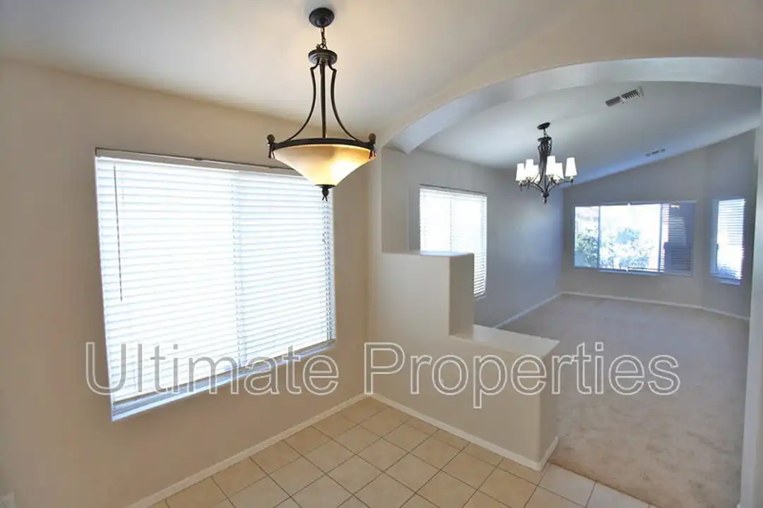 7725 W Foothill Dr - View 5
