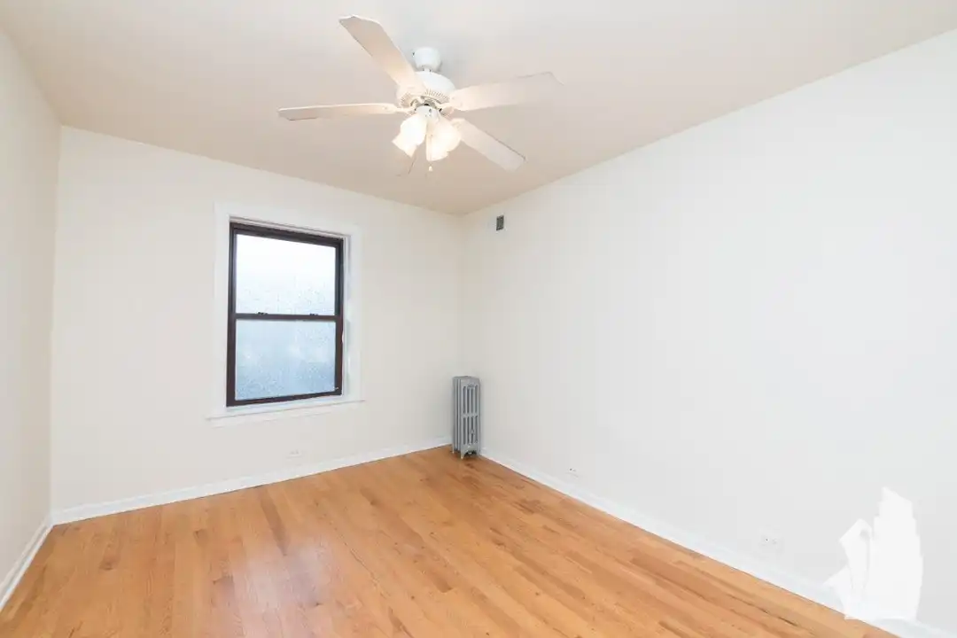 Apartment in Chicago - More