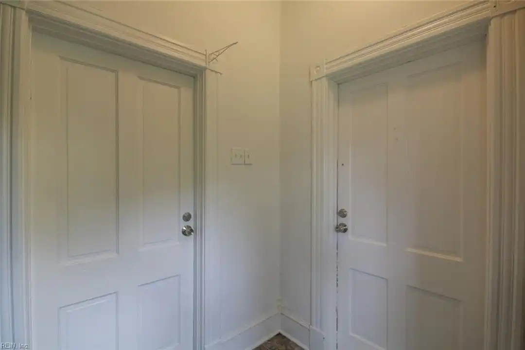146 Florida Ave #A - More