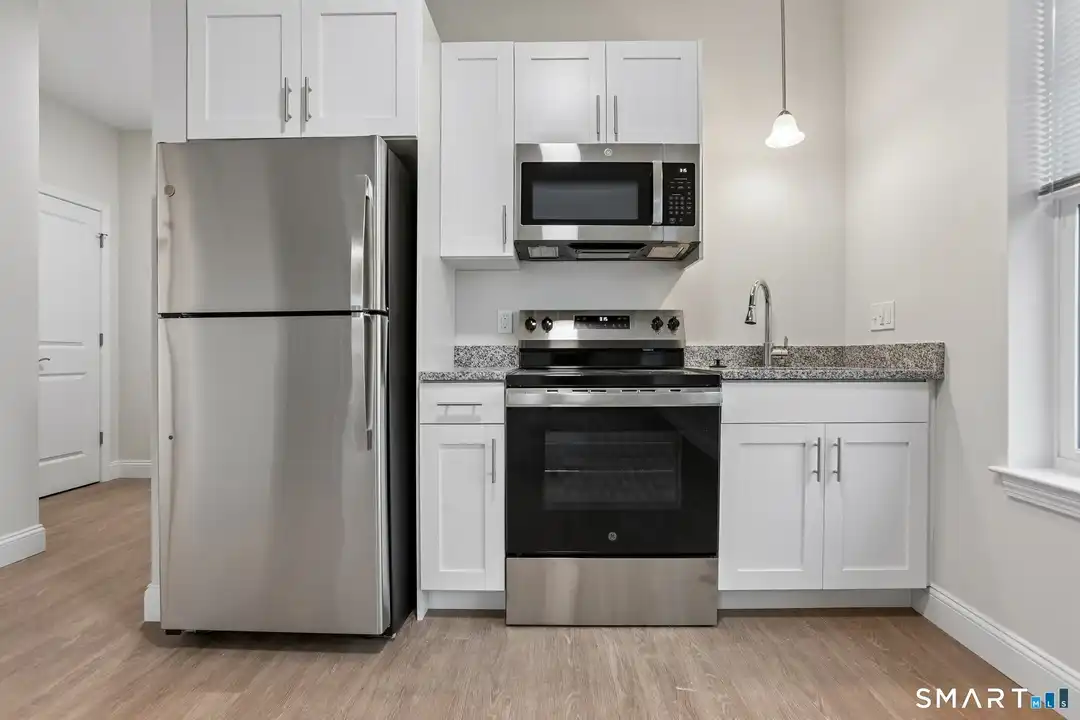 55 Steele Blvd #205 – photo 1 of 8