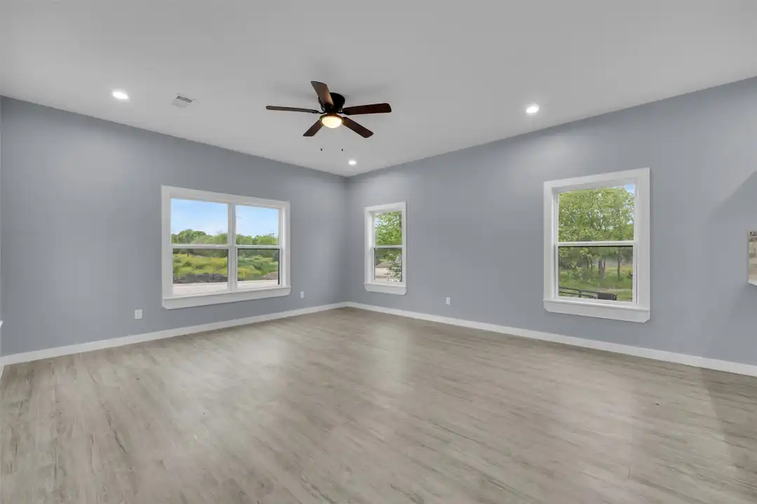 409 Dallas St - View 6