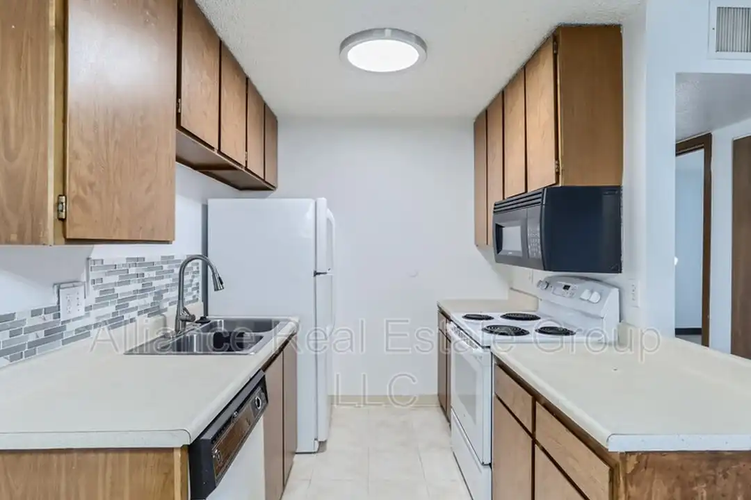 3100 S Federal Blvd unit 323 – pohled 5