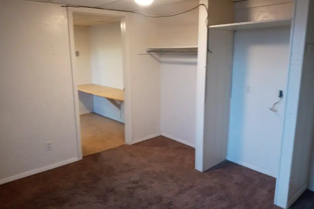 340 S Wagon Wheel Dr unit 3 - View 4