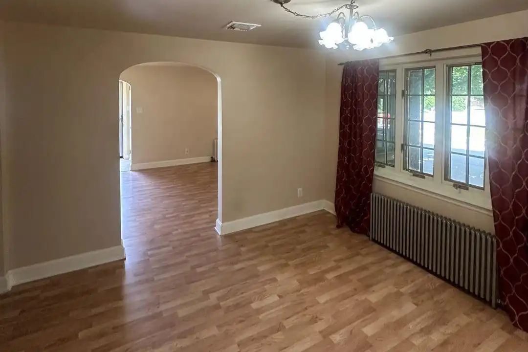 528 E Cherry St - View 3