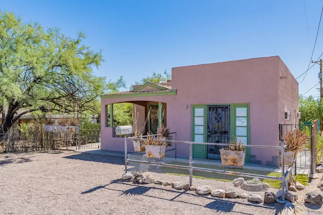 1926 N Fremont Ave - View 2