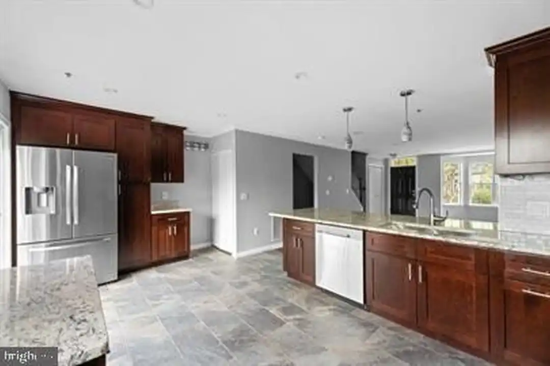 Apartment in Upper Marlboro - More