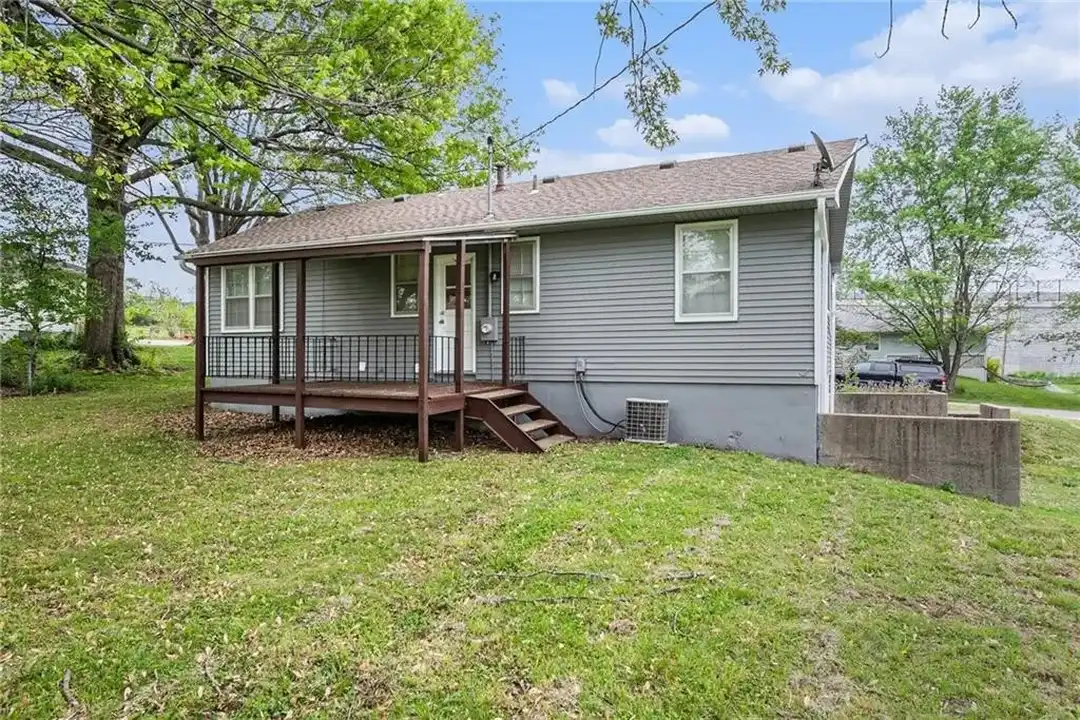 321 NW 22nd St - View 4