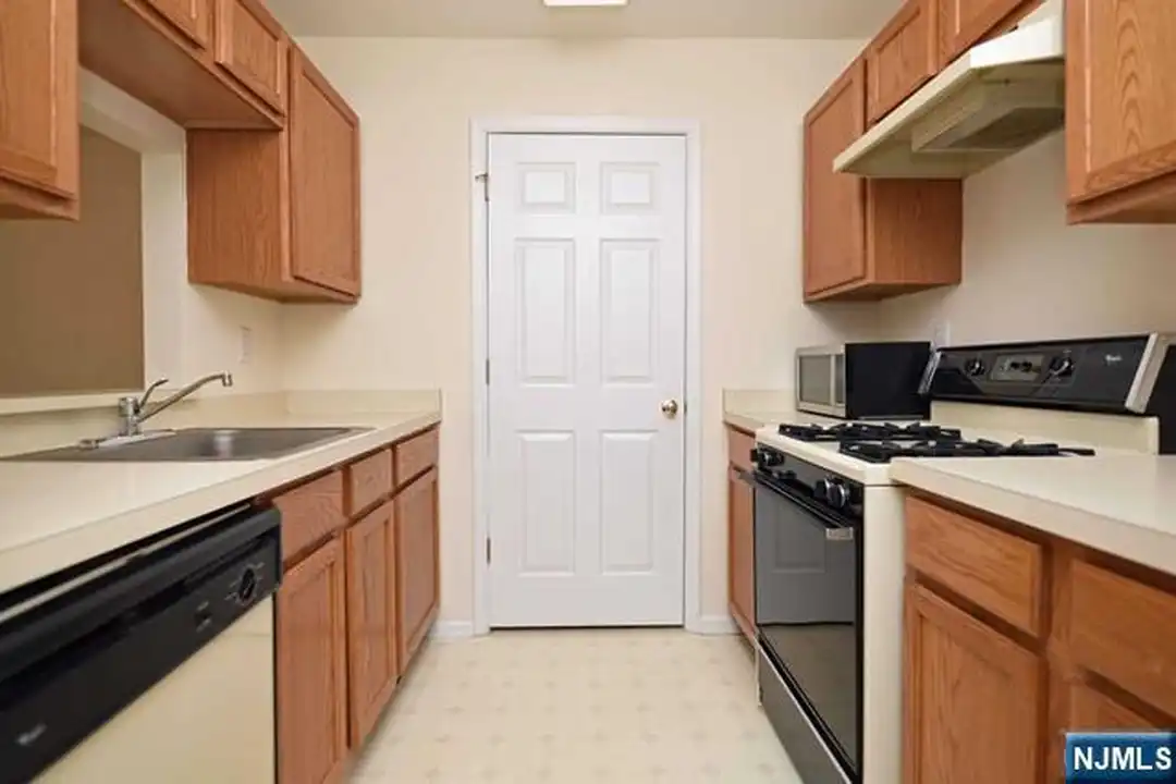 1094 Coventry Way unit 1094 - View 4