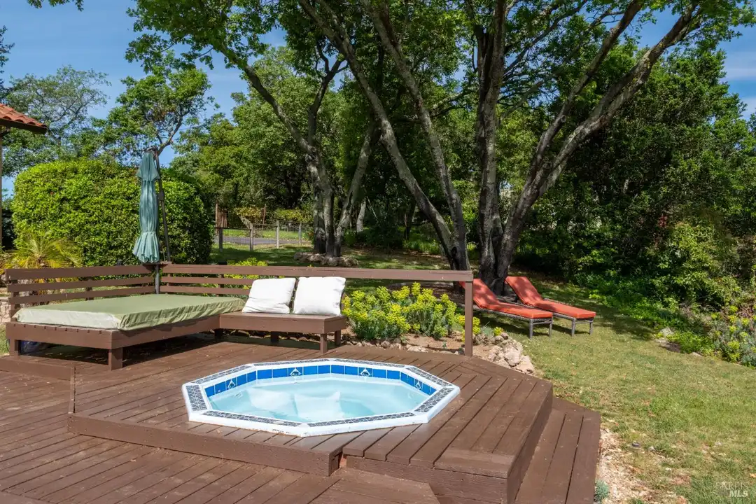 452 Chestnut Ave - More